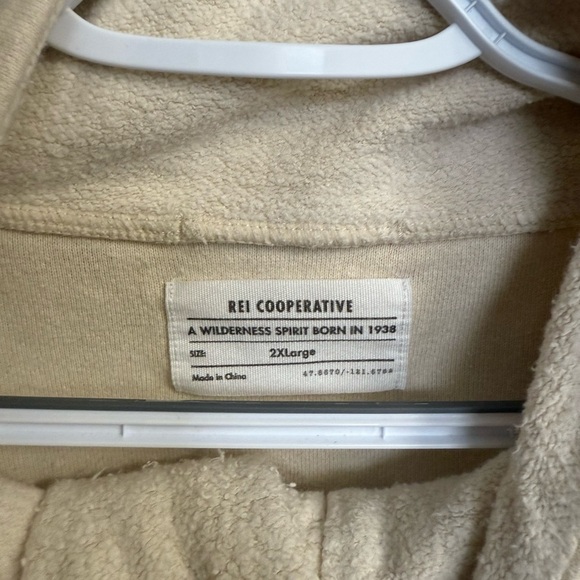 REI Cooperative Beige Fleece Jacket - Picture 6 of 6